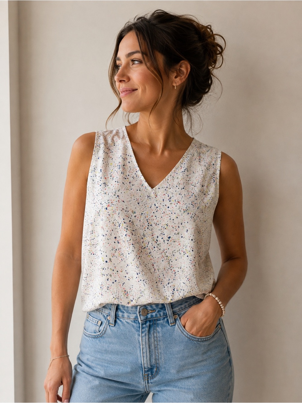 Reitmans White V-Neck Speckle Print Sleeveless Top